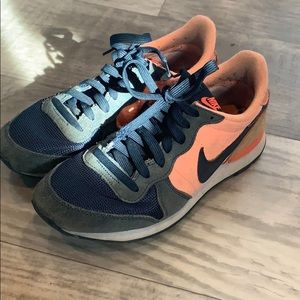 Nike Internationalist Tennis Shoes